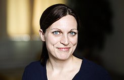 Frau  Sarah Theermann