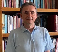 Herr Prof. Dr. Andreas Brouzos
